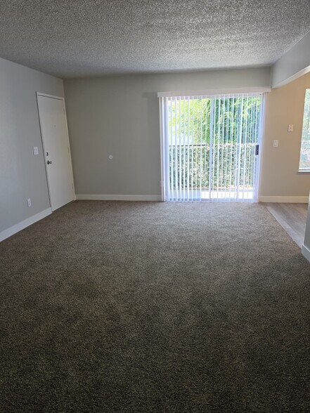 Building Photo - 4264 N Bengston Ave