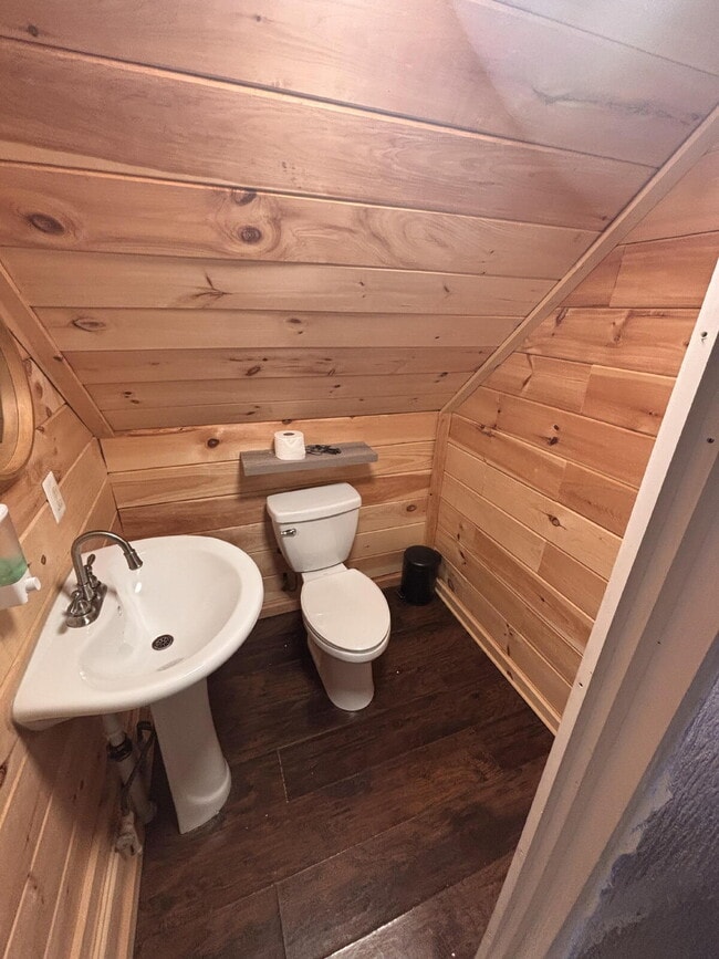 Building Photo - Fully furnished 1 bed studio in Brunswick....