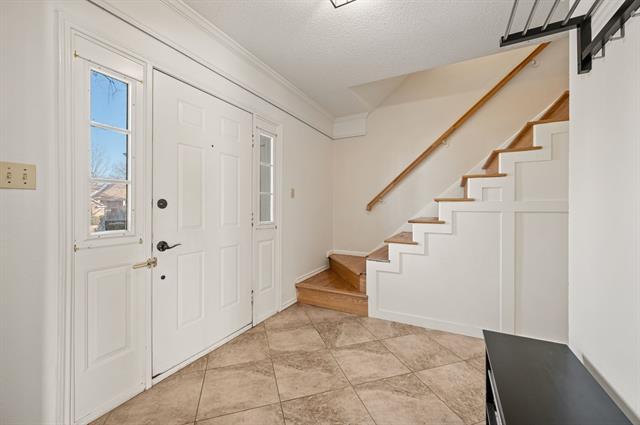 Building Photo - 4348 Kenwood Dr