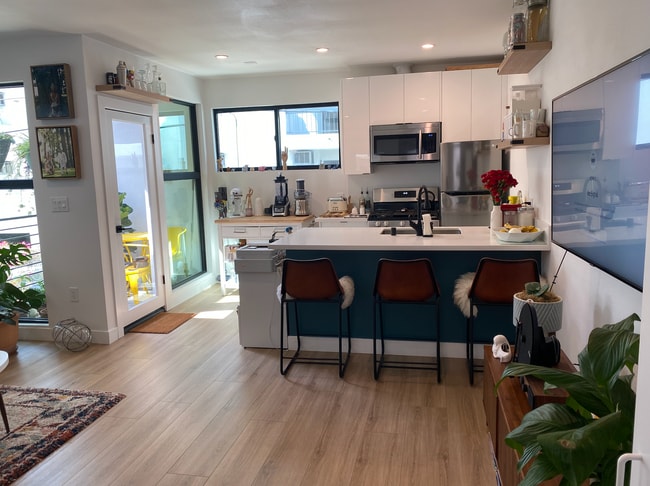 Building Photo - 315 S Hamel Rd