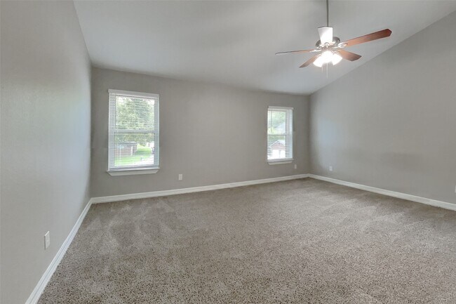 Building Photo - 2603 Hidden Garden Dr