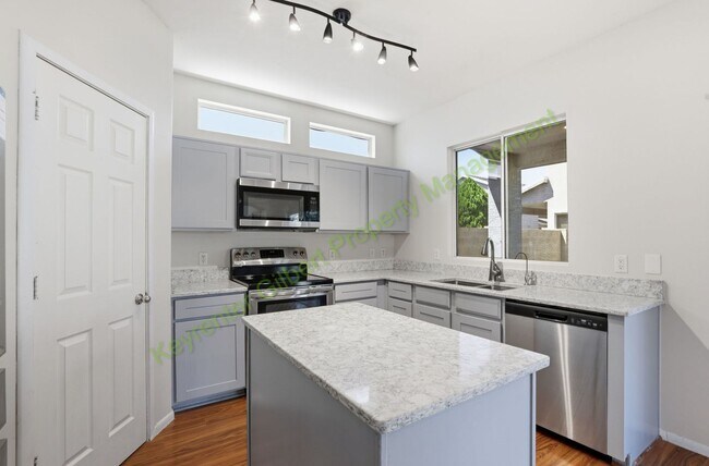 Building Photo - Beautiful Gilbert Home on a Corner Lot in Prime Location – Modern Comfort & Functional Living!