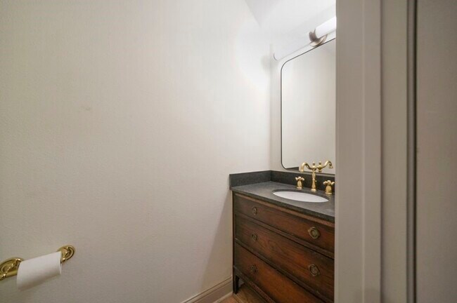 Building Photo - 31 Silver Canyon Pl