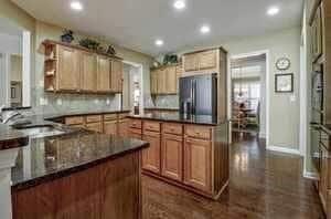 Building Photo - 232 Begonia Ct