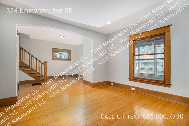 Building Photo - 326 Norwood Ave SE