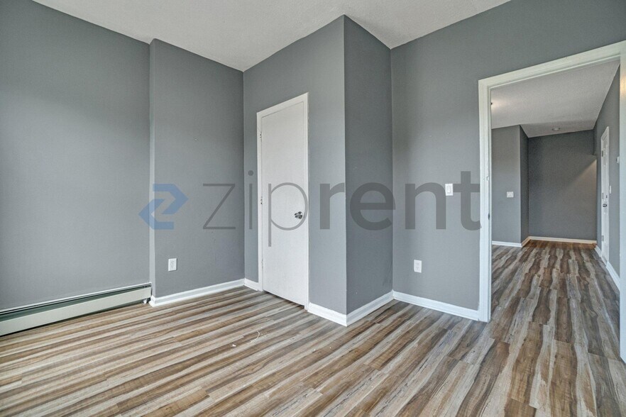 Building Photo - Unit 3L
