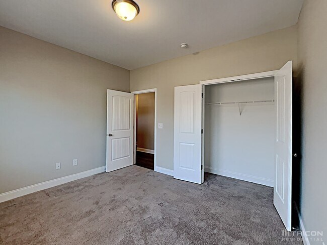 Building Photo - 1104 Downing Bluff Dr