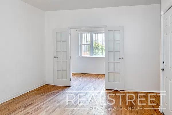 Building Photo - Bright & Modern 3BD/2BA Top-Floor Unit wit...