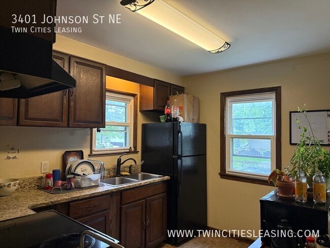 Building Photo - 3401 Johnson St NE
