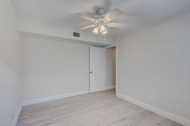 Building Photo - 1801 Sabal Ridge Ct