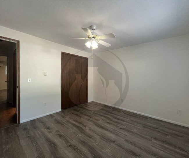 Building Photo - Single Level- Duplex Rent Ready- Albany, OR