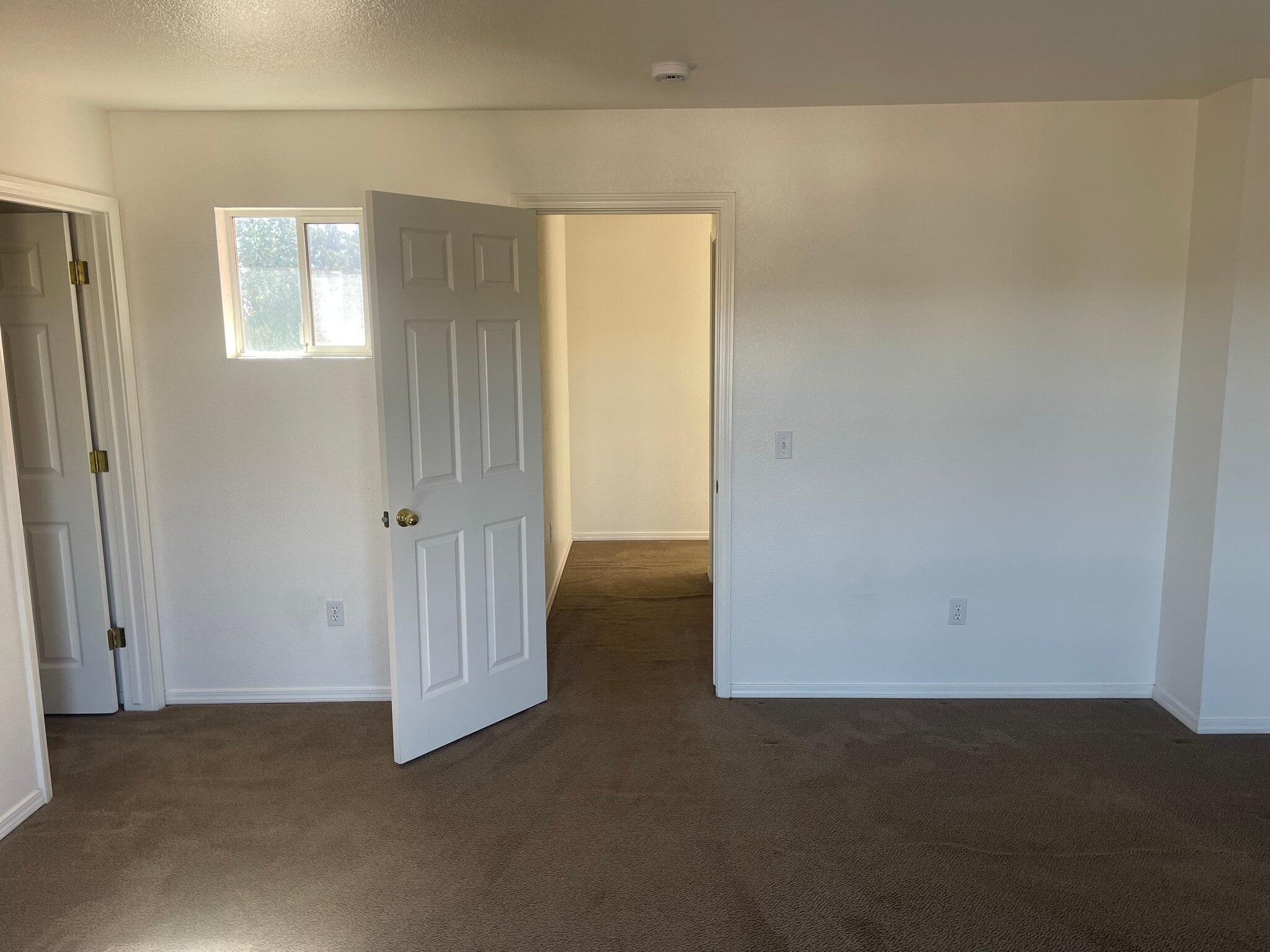 Building Photo - 896 Front St