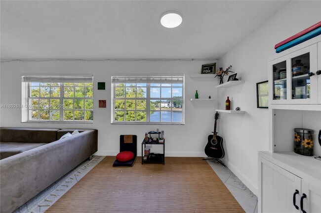 Building Photo - 333 SW 86th Ave