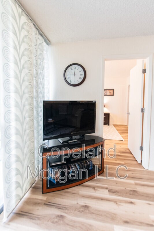 Building Photo - 1000 Cove Cay Dr