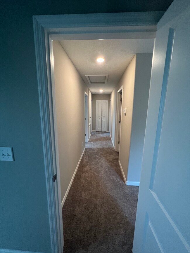 Building Photo - 352 Argyll Dr