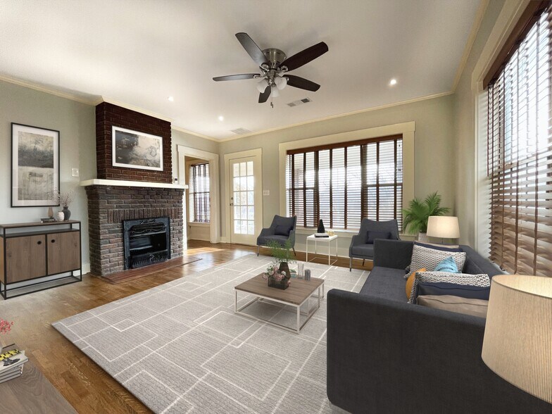 Building Photo - 2556 S University Dr