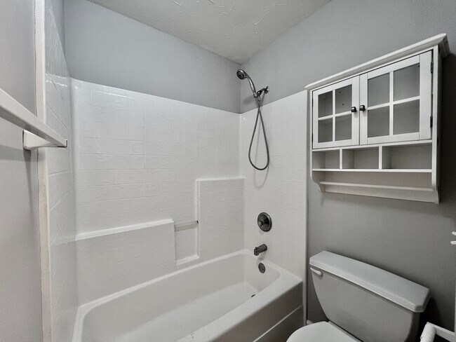 Building Photo - 3 bedroom 2 bath townhome in Towne Park