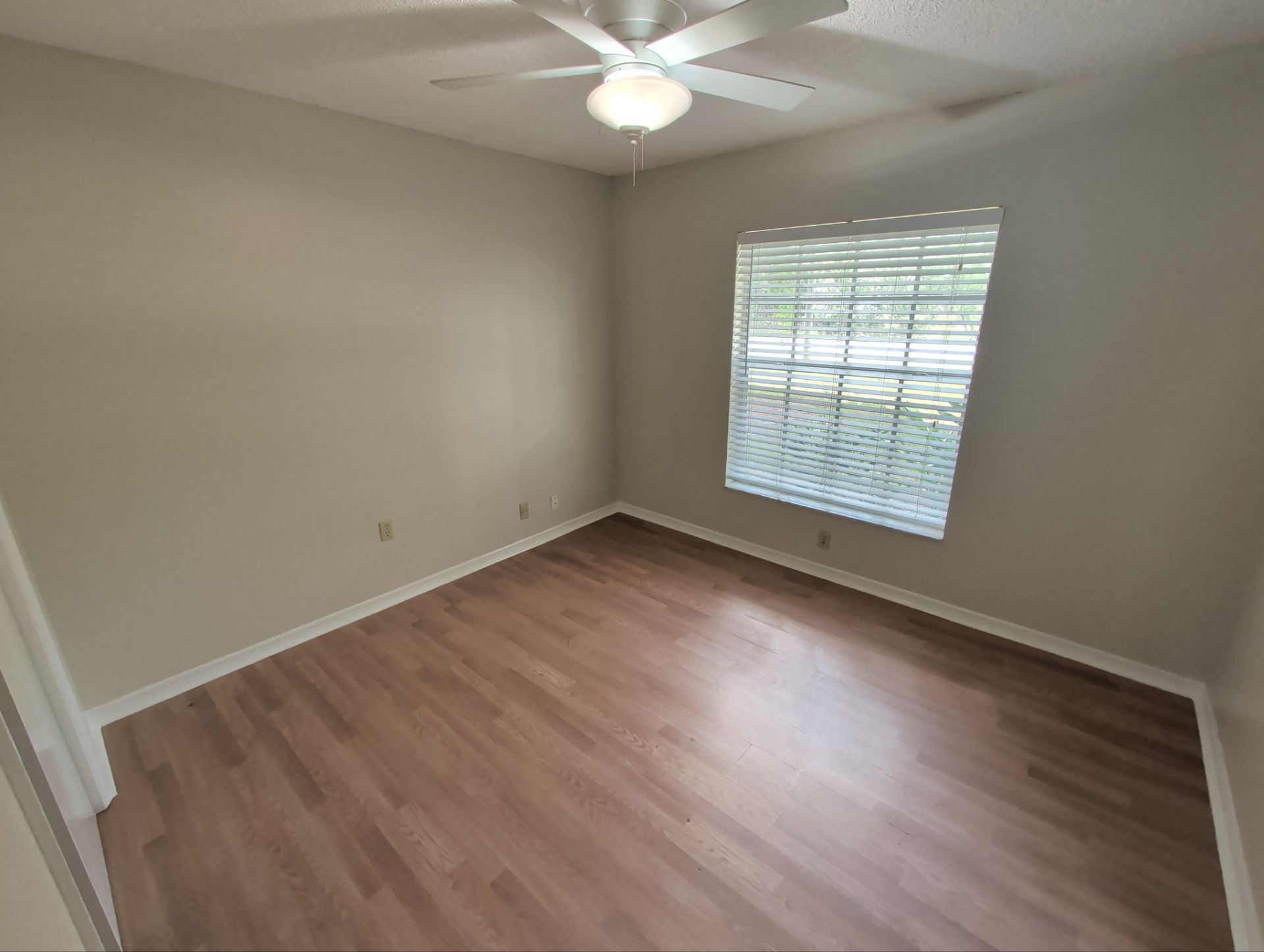 Building Photo - 138 W Navarro Pl