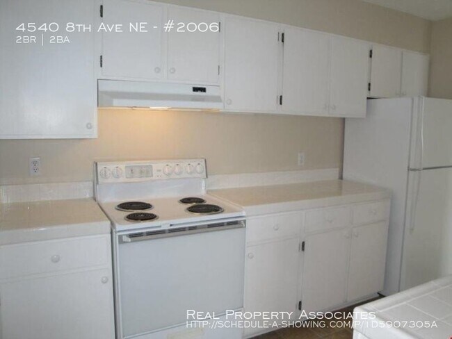 Building Photo - 4540 8th Ave NE