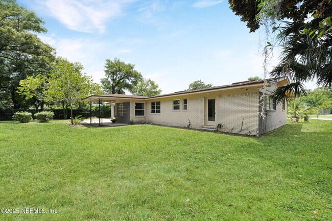 Building Photo - 7930 Bellemeade Blvd
