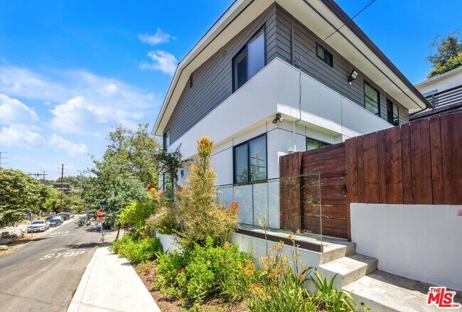Building Photo - 4841 Minden Pl