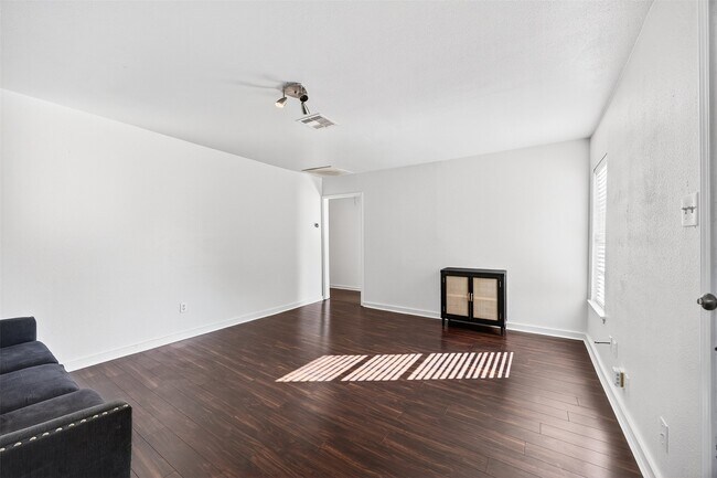 Building Photo - 6603 Conley St