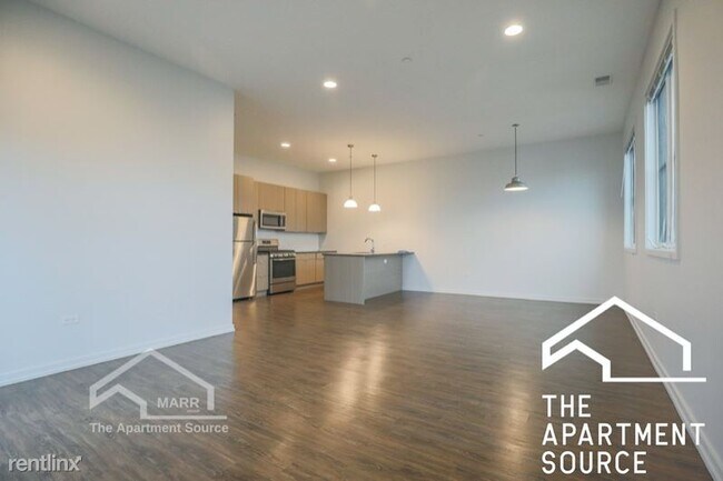 Primary Photo - 2500 N Clybourn Ave