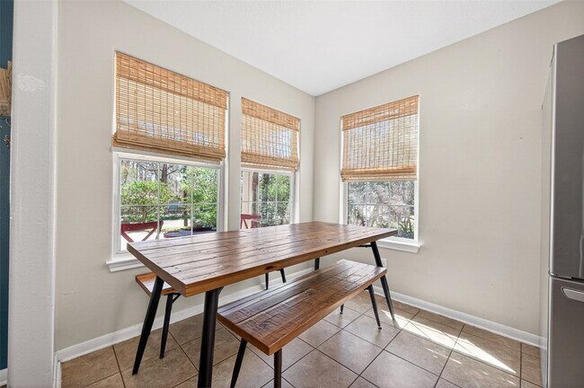 Building Photo - 10391 Royal Magnolia Dr