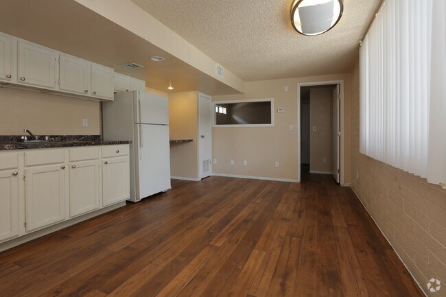 Primary Photo - Montclair Apartments