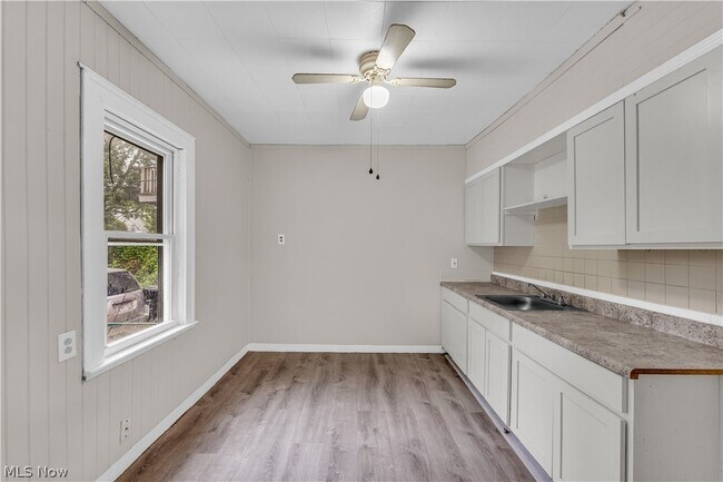 Building Photo - 3519 W 100th St