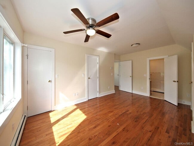 Building Photo - 14 Weeks Pl