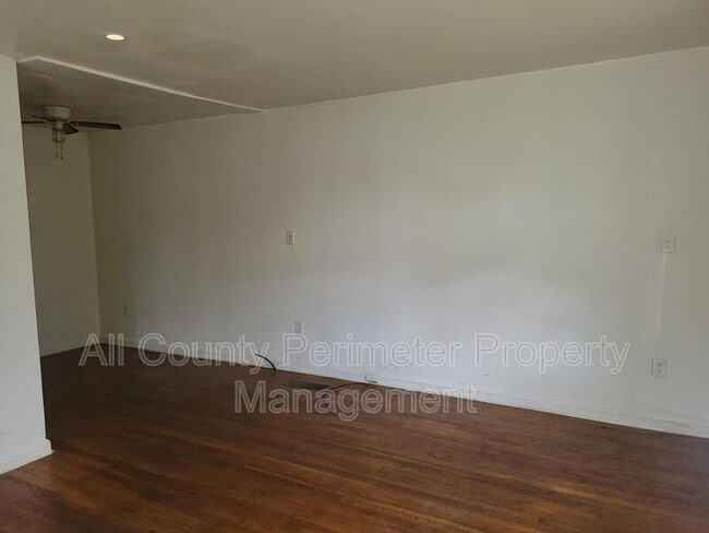 Building Photo - 1879 Chapman Ave