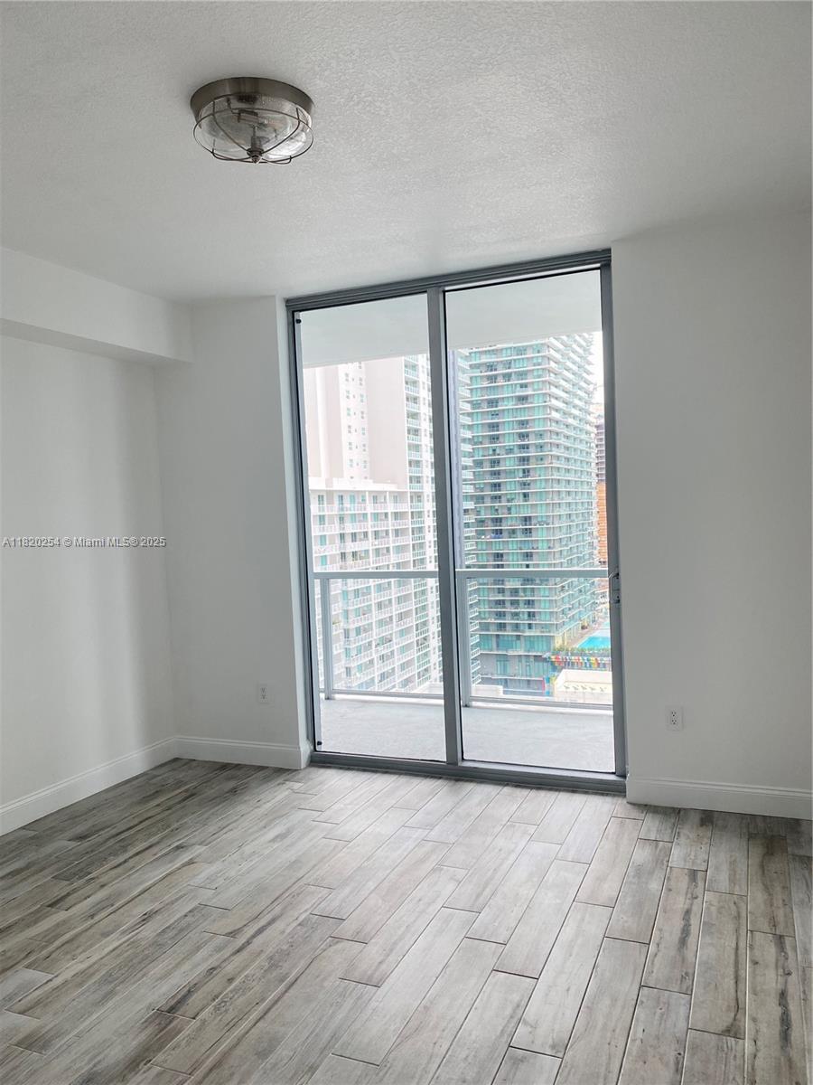 Building Photo - 1111 SW 1st Ave