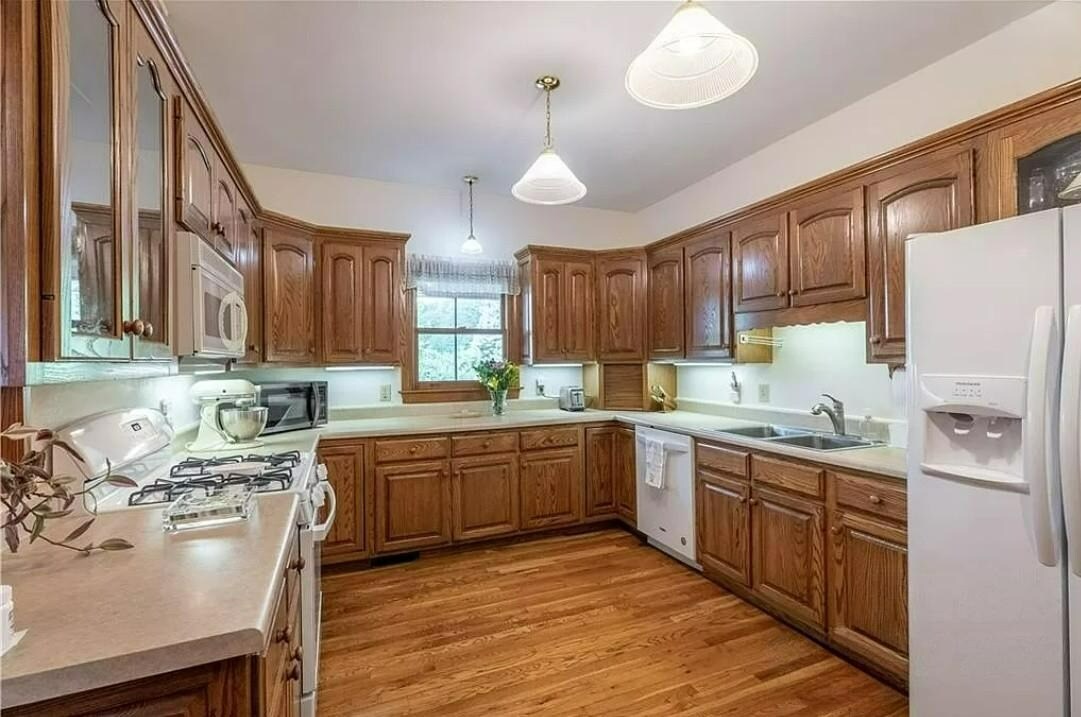 Kitchen - 104 Woodsway Ct