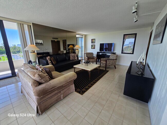 Building Photo - 5510 N Ocean Dr