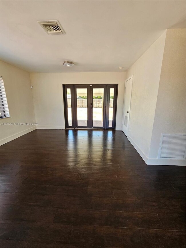 Building Photo - 16321 SW 96th Ave