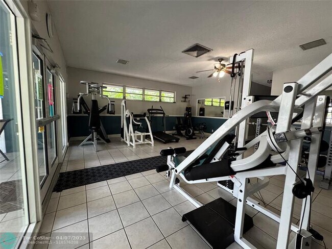 Building Photo - 5800 Margate Blvd
