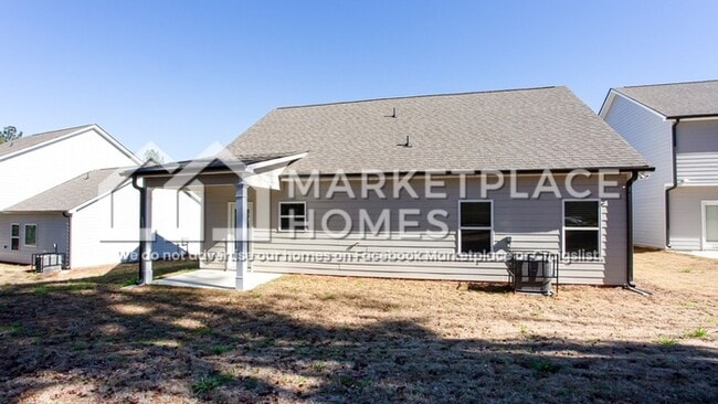 Building Photo - 226 W L Miller Dr