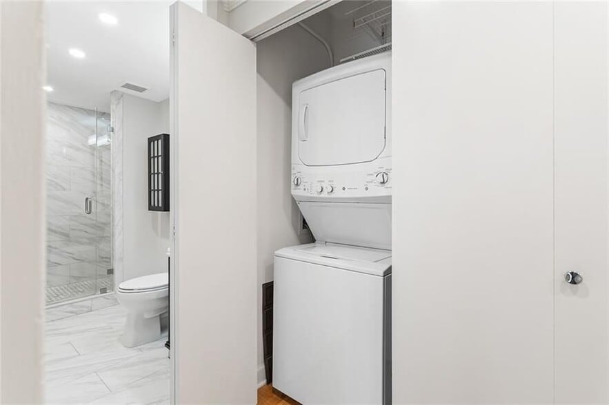 Building Photo - 130 26th St NW