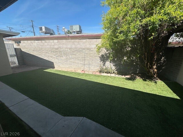 Building Photo - 223 N 14th St