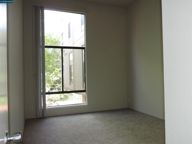 Building Photo - 310 N Civic Dr