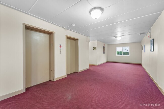 Building Photo - 300 S Roselle Rd