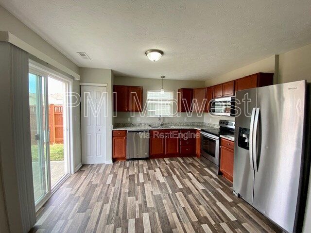 Building Photo - 8014 Harshaw Dr