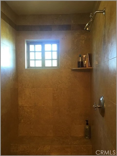 Building Photo - 436 Redwood Dr