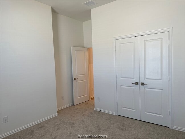 Building Photo - 6222 Greenville Dr