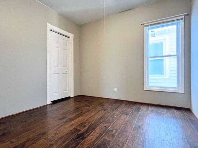 Building Photo - 116 Hawley St