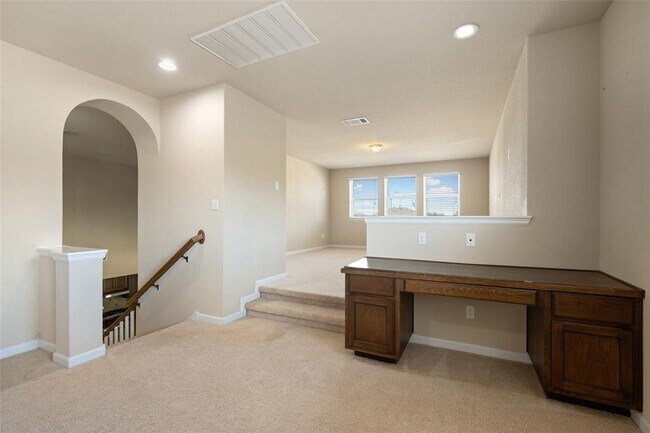 Building Photo - 213 Southern Cross Dr