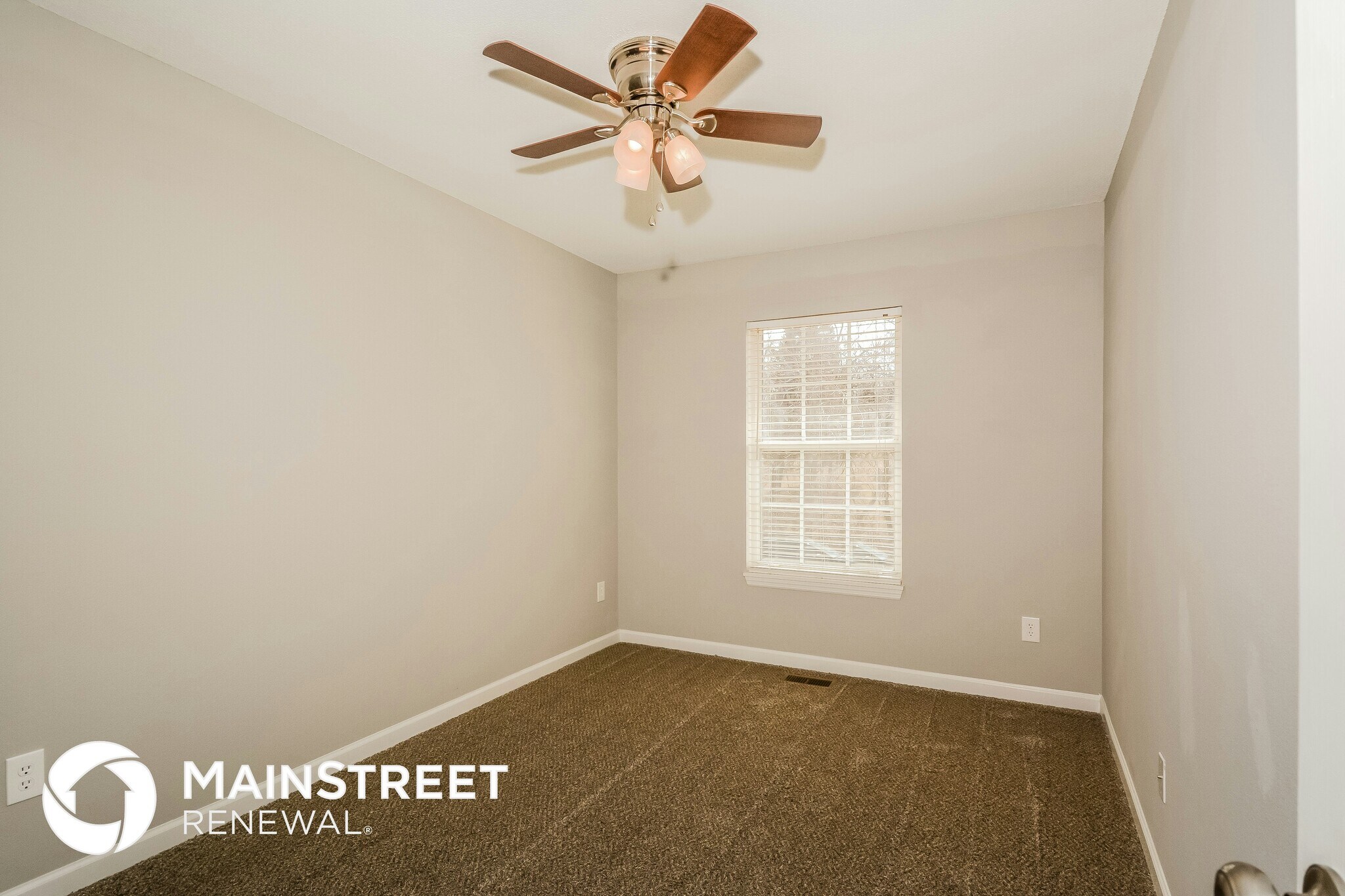 Building Photo - 3409-3405 5 Oaks Ct