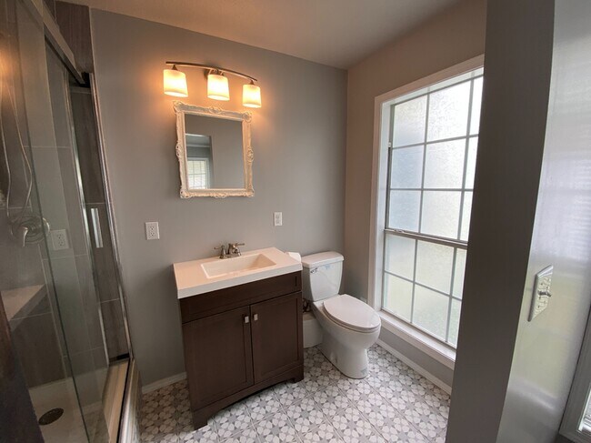 Building Photo - 4711 E 4th Pl