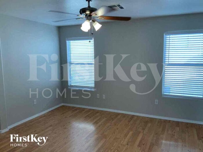 Building Photo - 3937 Philomena St